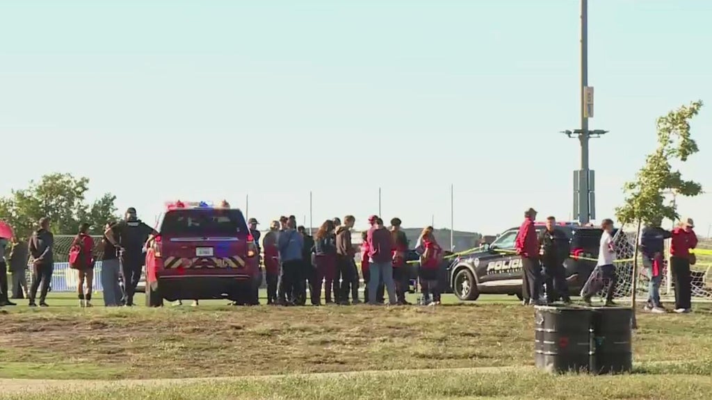 At least 2 killed, several injured after car drives onto Kansas soccer field — CBS Miami, Nocatee Sports news
