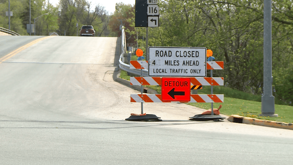 WIS 21 between Oshkosh and Omro to reopen this weekend after resurfacing project — Fox 11 Green Bay Local