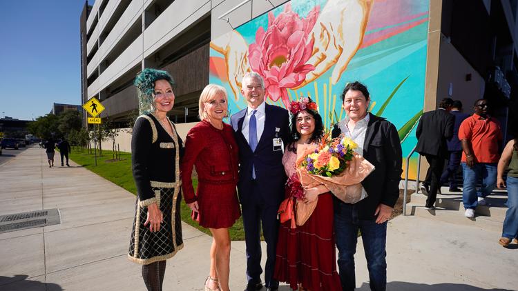 New operating rooms, murals and 969 parking spaces mark Methodist Metropolitan expansion milestone — KENS 5 (San Antonio), Nocatee Arts news