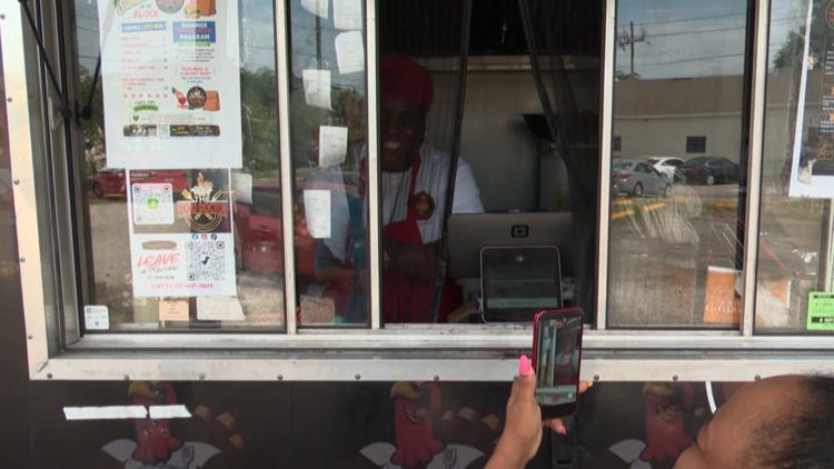 Jacksonville food truck feeds local kids through free summer lunch program with community support — First Coast News Local