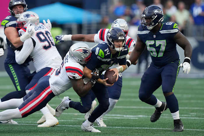 Seahawks' Sam Darnold has a soft tissue injury and the timeline for his return is unclear — News4JAX Sports, Nocatee Business news