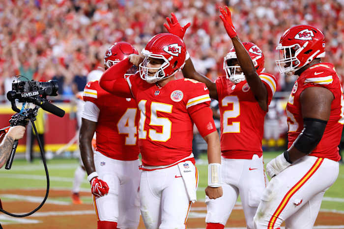 Walker runs all over Denver, Mahomes looks healthy as Chiefs beat up Broncos 31-10 — News4JAX Sports, Nocatee Health news